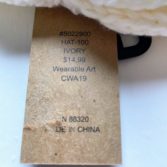 CC Solid Knit Oversized Slouchy Beanie with Tags - Picture 3 of 4